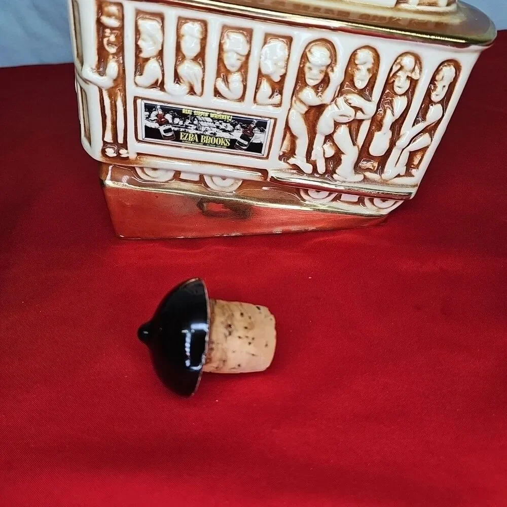 San Francisco Decanter Cable Car Liquor Bottle VTG 68 Ezra Brooks Powell & Hyde